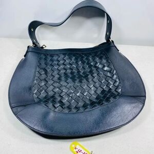 Paola
Anna Paola made in Italy hand bag leather